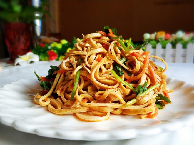 芝麻酱拌豆腐皮