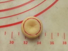 这样就可以了，同样，黑色的棋子也是这样操作（把红色的色素上加点蓝色就是黑色了）。