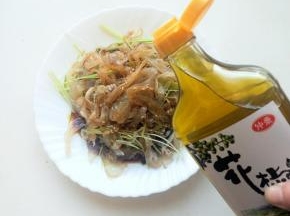 在加一点仲景花椒油，