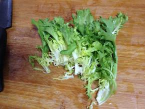 苦菊洗净去根备用