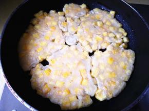 6.	至两面金黄色就可以出锅了。