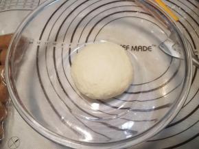 装入一个大碗内。