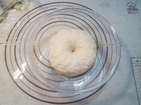 发酵至两倍大，用手指搓一个洞没有回缩就可以了。