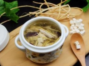 祛湿解困，清热解毒，非常适合春天喝。