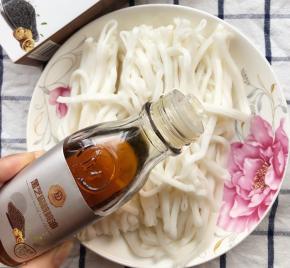 再加入黑芝麻核桃油