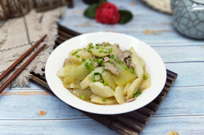 莴笋山药炒肉片