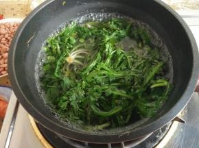 用开水烫一下