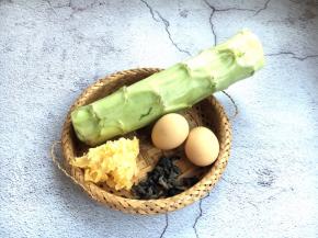 主要食材莴笋、鸡蛋、木耳、银耳。