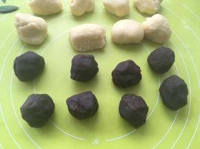 豆沙馅分成8等份