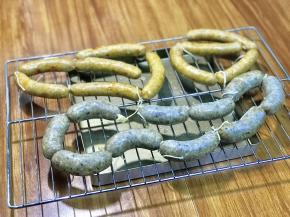 放到架子上控干水分，凉透，去掉棉线