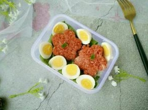 也可以做个小盒子的便当。