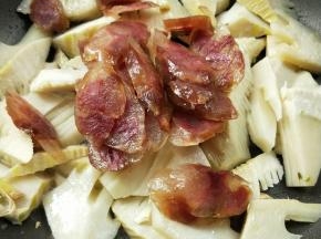 加腊肠片。