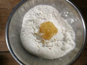 面粉里加入玉米油