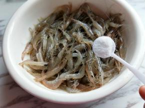 加入食用盐。