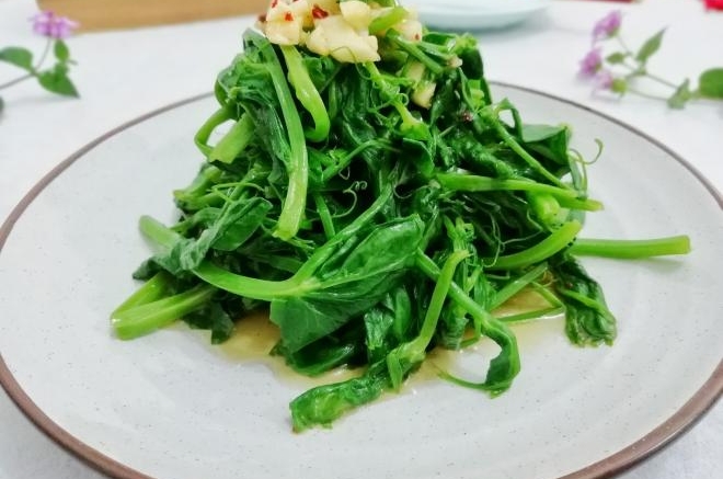 凉拌豌豆苗