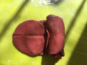 之后从最底下的一片开始卷起来