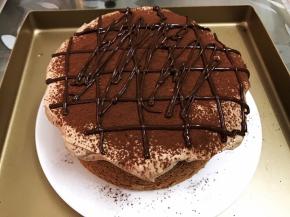 上面用剩余的甘那许做装饰