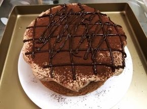 上面用剩余的甘那许做装饰