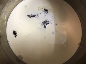 做好的甘那许取40克，再加入淡奶油，白糖