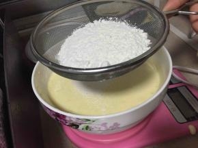 筛入低筋面粉