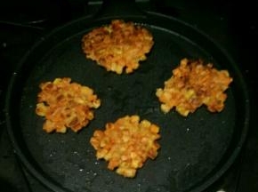 再煎至另一面金黄即可出锅。