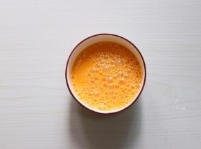 鸡蛋打散均匀