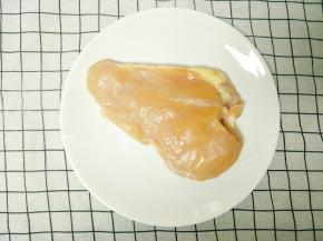 鸡胸肉洗干净沥水