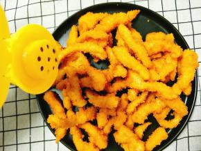 最后加入椒盐(喜欢吃辣的可以加辣椒粉)