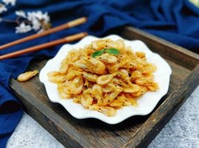 盛出，放油纸上，吸走多余的油。