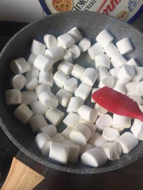 捏一小撮盐撒进去