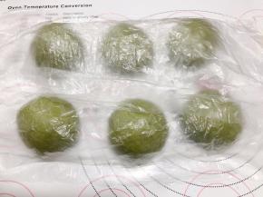 用保鲜袋子盖住松弛20分钟