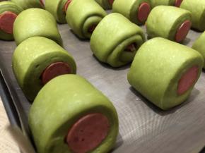 发酵好拿出来预热烤箱上下火150度10分钟