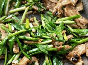 加酱油。