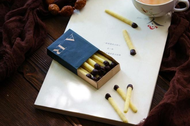 火柴小饼干