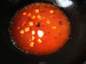 依个人口味加入少许白糖，