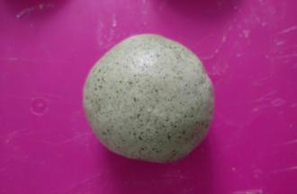 包起来，收口朝下，滚圆。