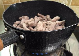 小火把肉炒干水分