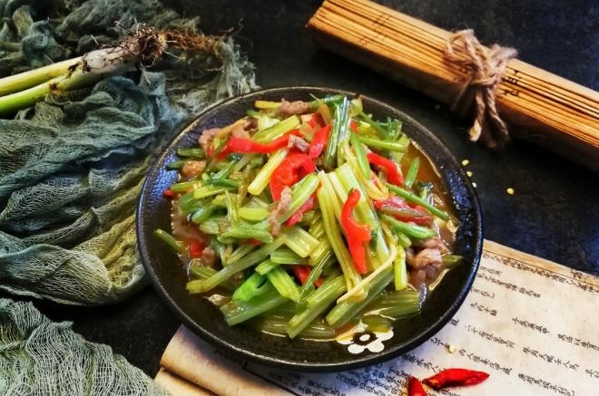 芹菜炒牛肉丝