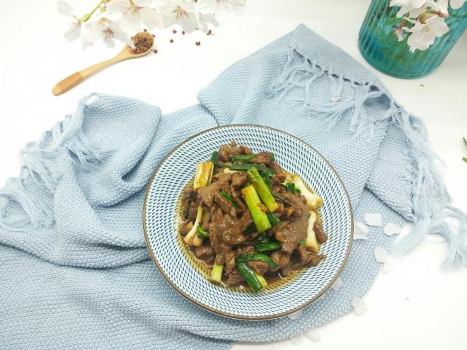 美味小炒-牛肉炒蒜