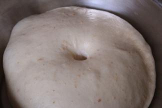 揉好的面团室温发酵