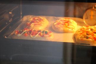 放入烤箱，165度25分钟，上色及时加盖锡纸