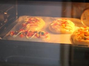 放入烤箱，165度25分钟，上色及时加盖锡纸