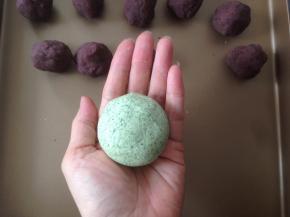 收口，搓圆，翠绿翠绿的，惹人喜爱