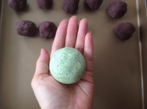 收口，搓圆，翠绿翠绿的，惹人喜爱