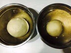 混合好光滑不沾的油皮，油酥。第一次静至30分钟！