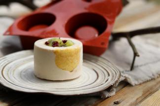 水果随自己喜欢装饰就OK啦.