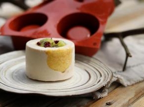 水果随自己喜欢装饰就OK啦.