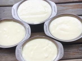 好迷你模具也很不错喔！我们家一岁半小朋友一口气就吃了一个。