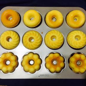 出炉后可趁热倒扣抖一抖就能掉下来了喔！