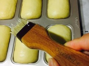 烤箱发酵很完美喔。如果不刷面，也可以直接烘烤！